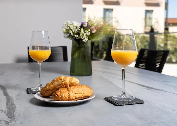 Hadrie Luxury And Rova Apartment