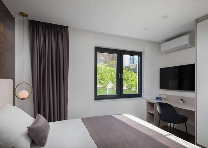 Hadrie Luxury And Rova Apartment
