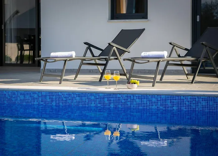 Apartment Hadrie Luxury And Rova Malinska