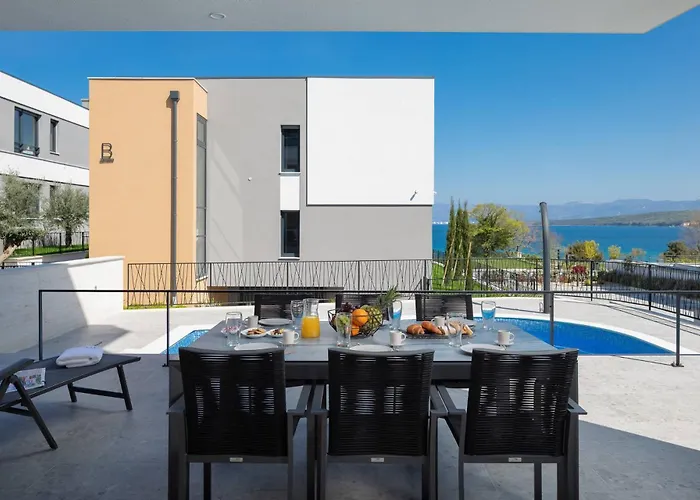 Hadrie Luxury And Rova Apartment