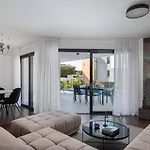 Апартаменты Hadrie Luxury And Rova Малинска