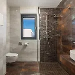 Hadrie Luxury And Rova