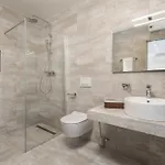 Hadrie Luxury And Rova *