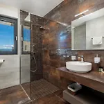 Hadrie Luxury And Rova