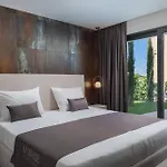 Hadrie Luxury And Rova *