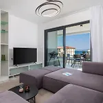 Hadrie Luxury And Rova * Малинска