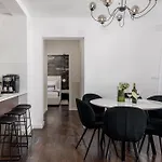Апартаменты Hadrie Luxury And Rova
