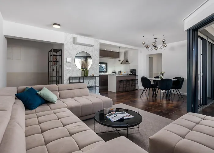 Hadrie Luxury And Rova Malinska
