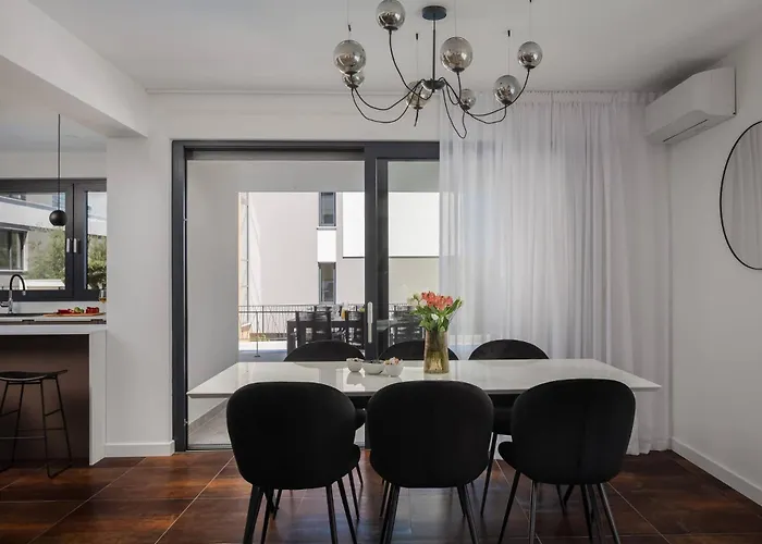 Hadrie Luxury And Rova