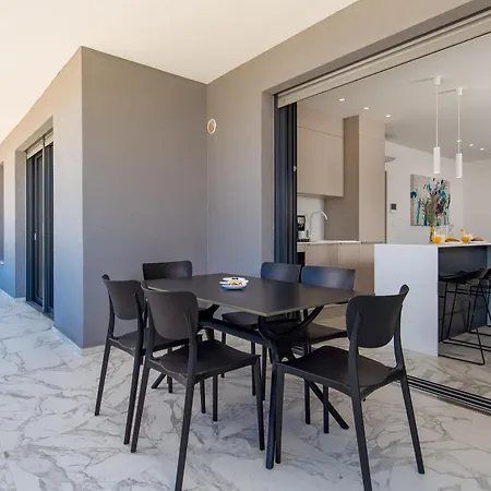 Hadrie Luxury And Rova 아파트 말린스카