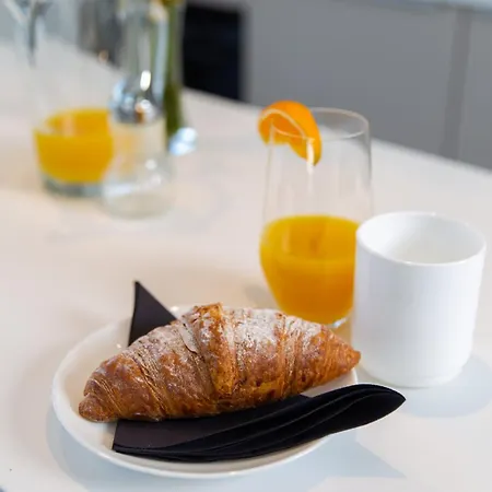 Hadrie Luxury And Rova